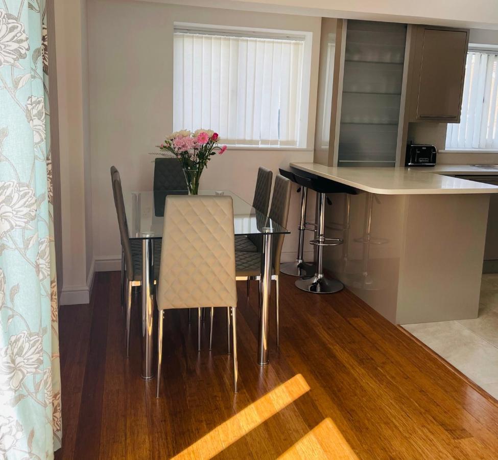 Sunny Corner, Padstow. Spacious 3 Bedrooms, 2.5 Bathrooms, Parking, Garden. מראה חיצוני תמונה